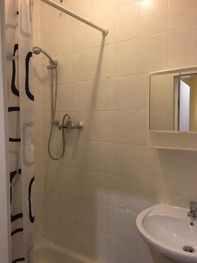 Zimmer Im Dachgeschoss Kaiserslautern Exterior foto
